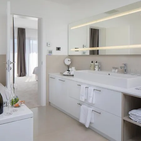 Luxury Baotic Traù