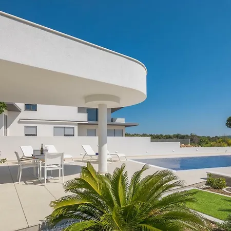 Luxury Baotic تروغير