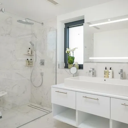 Luxury Baotic * טרוגיר