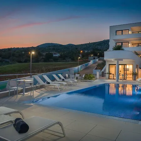 Luxury Baotic Апартаменты Трогир